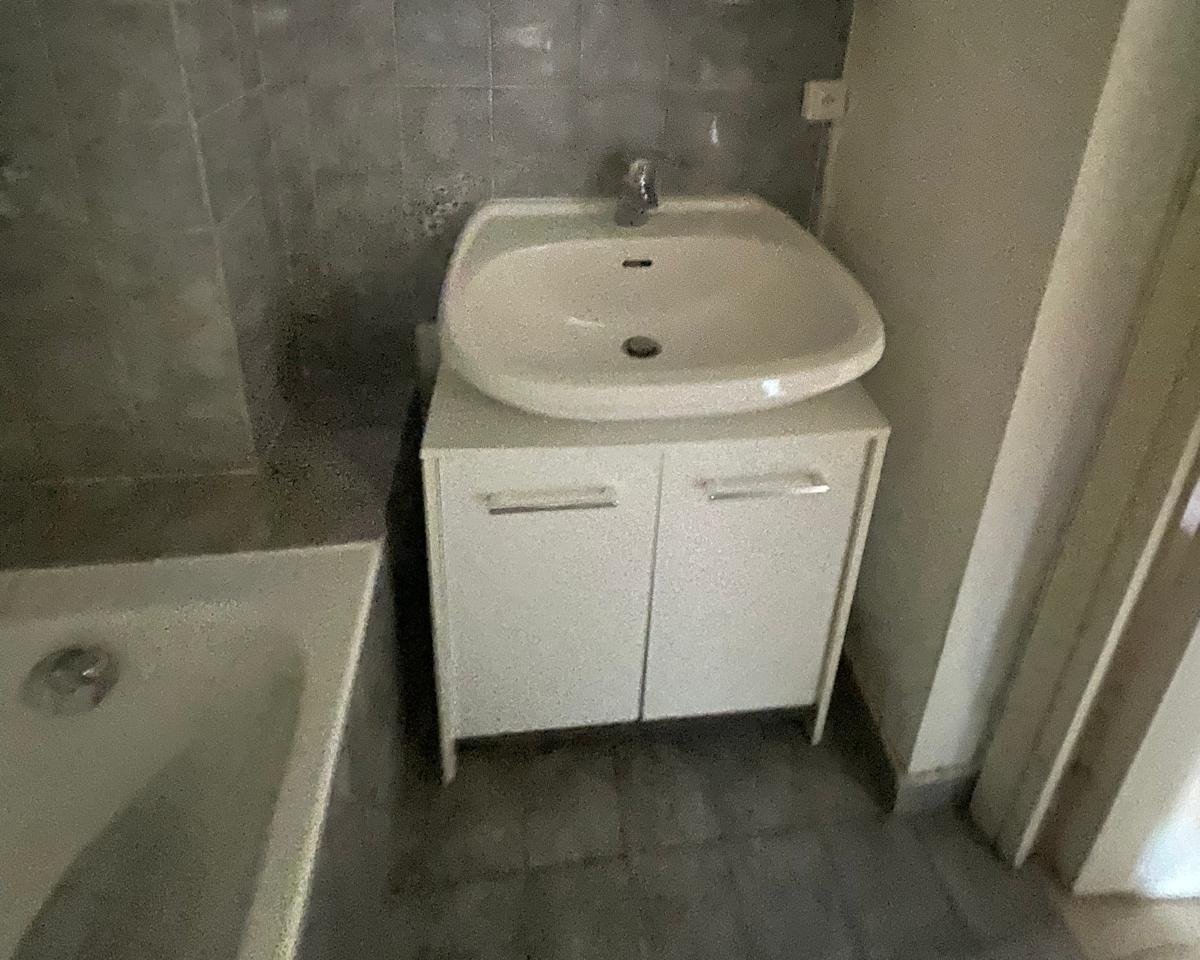 Fabron – salle de bains – lavabo