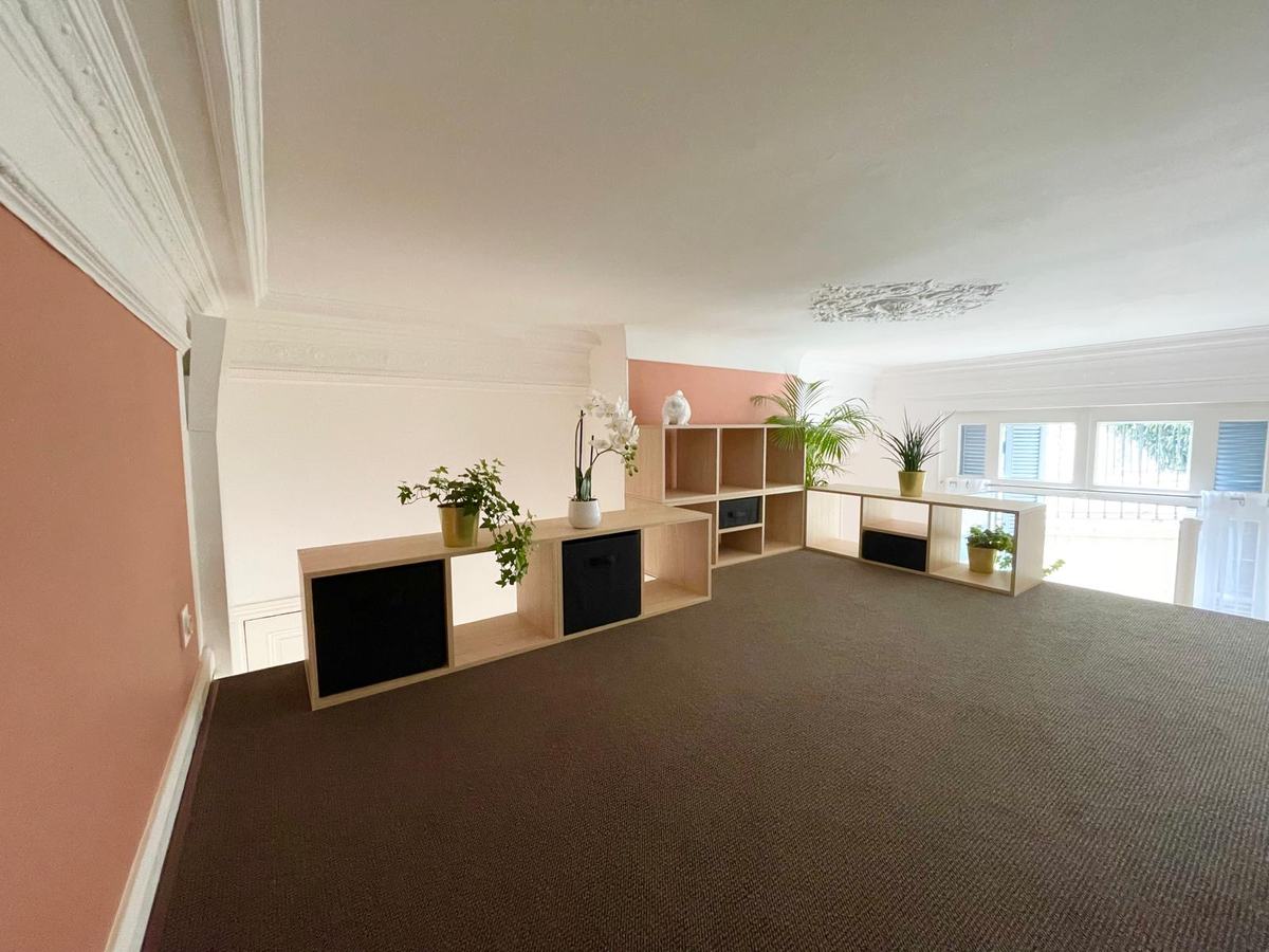 Mezzanine après travaux, présentée non meublée